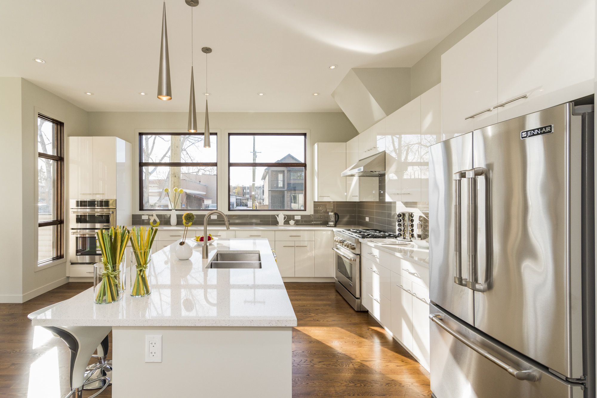 beautiful-shot-modern-house-kitchen (1)